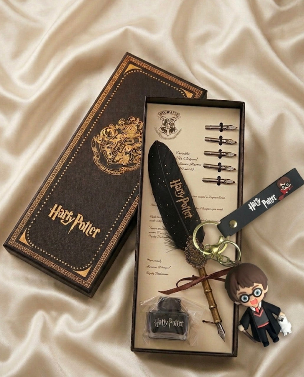 Vintage Harry Potter Feather Quill Pen with Keychain Hamper
